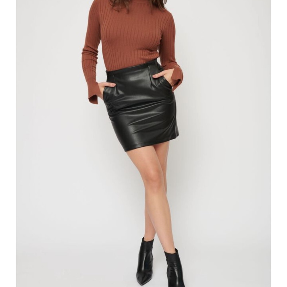 SALE ✨ Black Leather Skirt